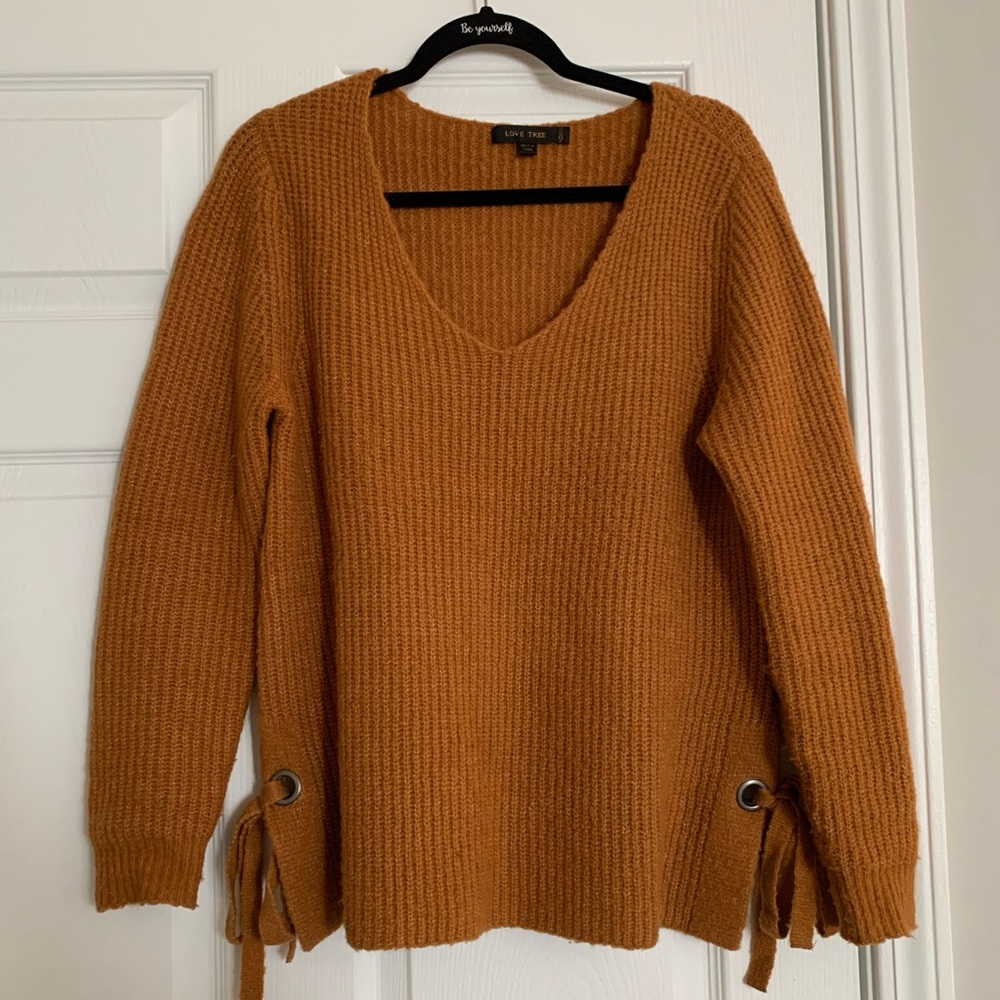 Chestnut brown sweater - size medium.